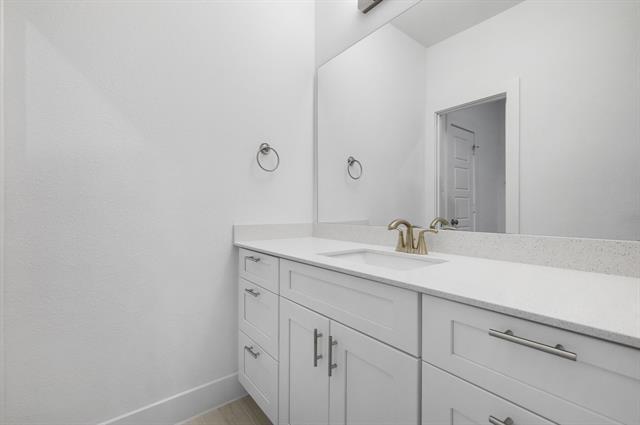 Building Photo - 8218 Vitex Ave