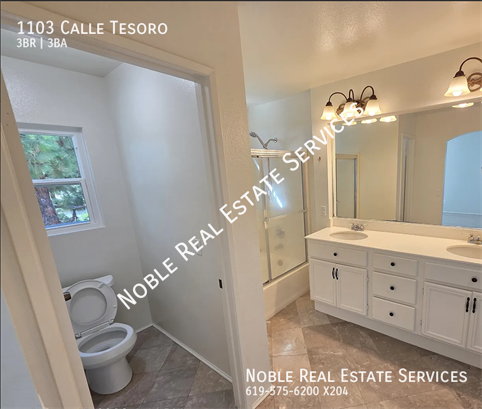Building Photo - 1103 Calle Tesoro