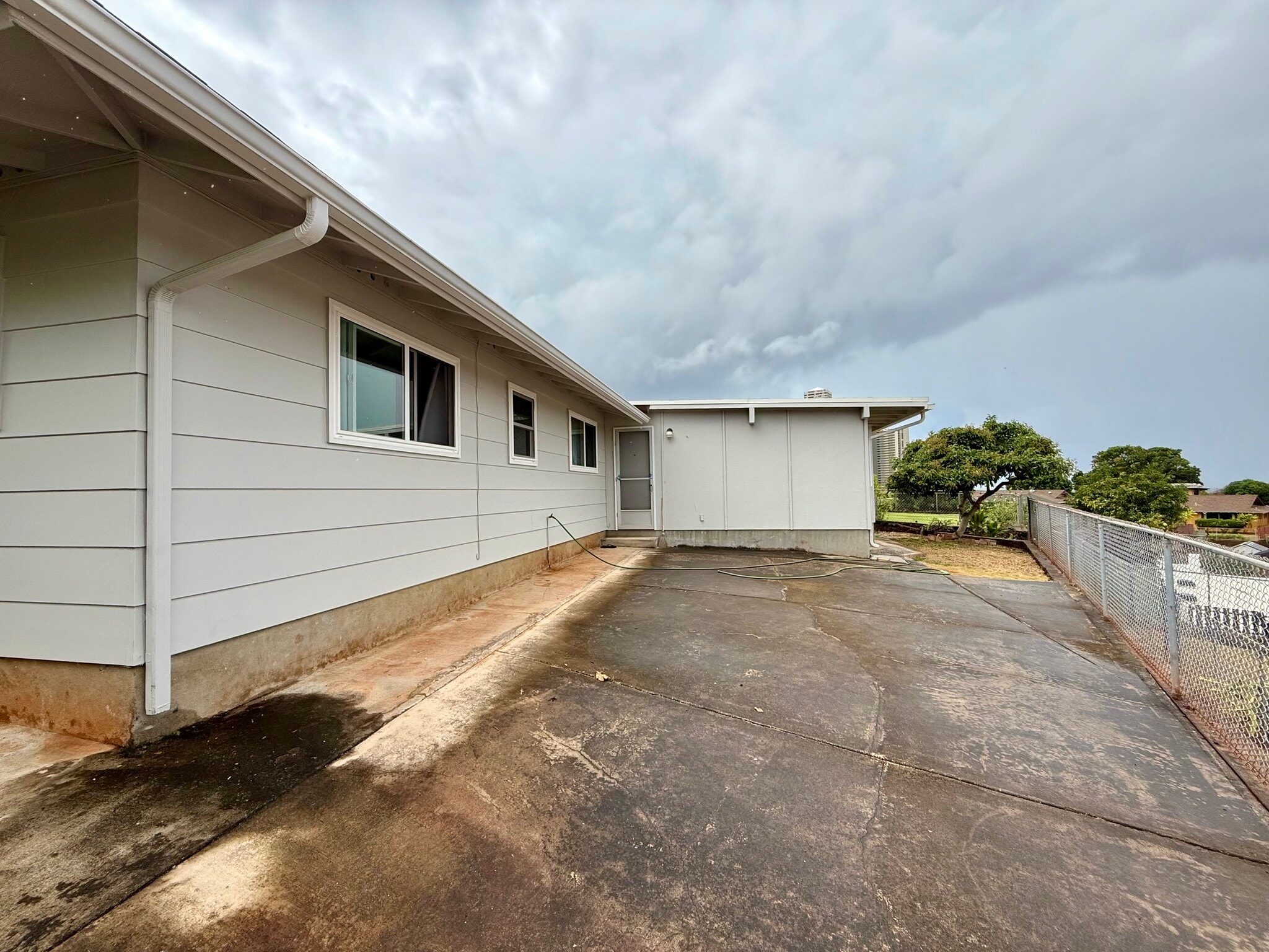 Building Photo - 98-460 Puaapiki St