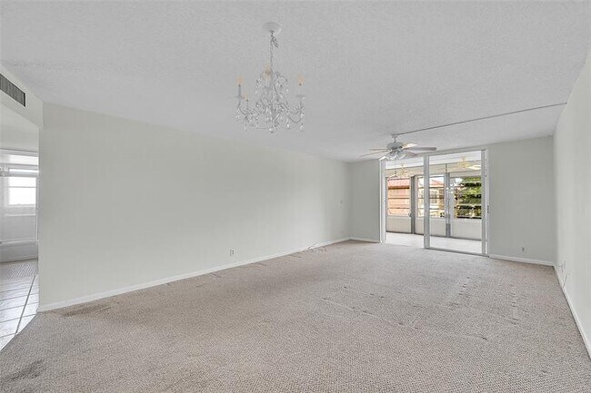Building Photo - 7210 Lake Cir Dr