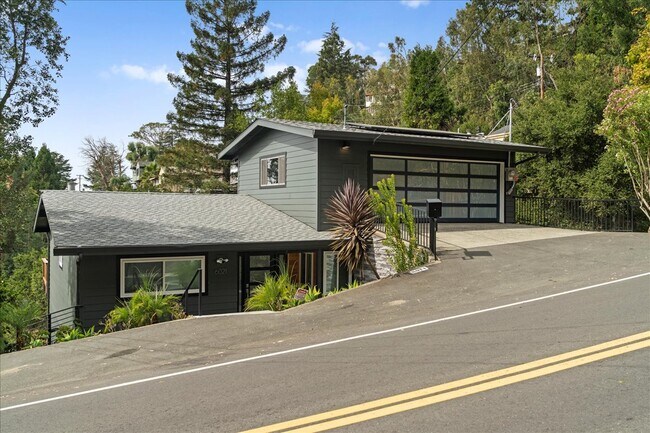 Building Photo - 6201 Snake Rd