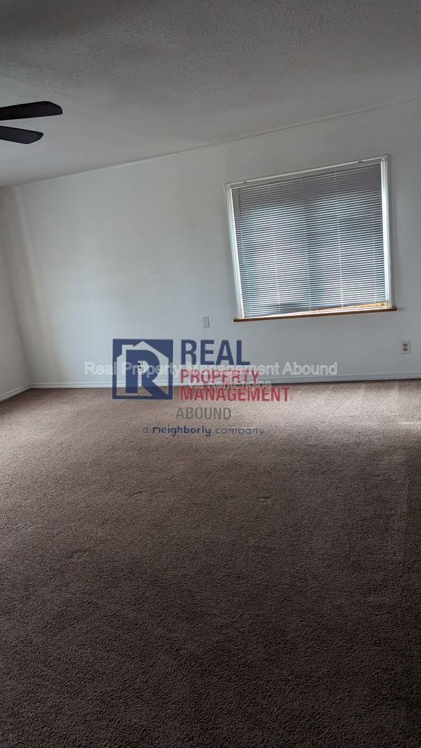 Building Photo - 1415 S New Haven Ave