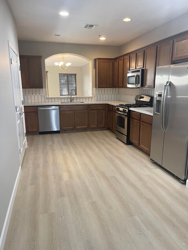 Building Photo - 4700 S Fulton Ranch Blvd