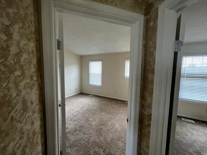 Building Photo - 343 Lee's Ml Dr