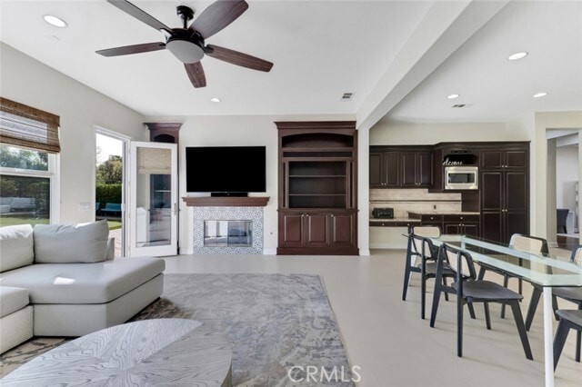 Building Photo - 12826 N Vía Donatello