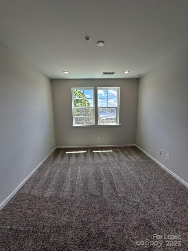 Building Photo - 4455 Reed Crk Dr