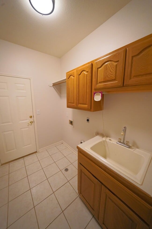 Building Photo - Beautifully Updated Home in Olympia Hills ...