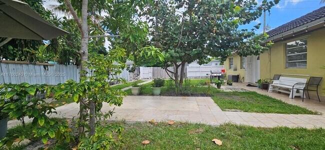 Primary Photo - 1625 Rodman St