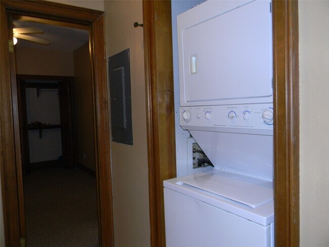 Building Photo - 2315 The Strand