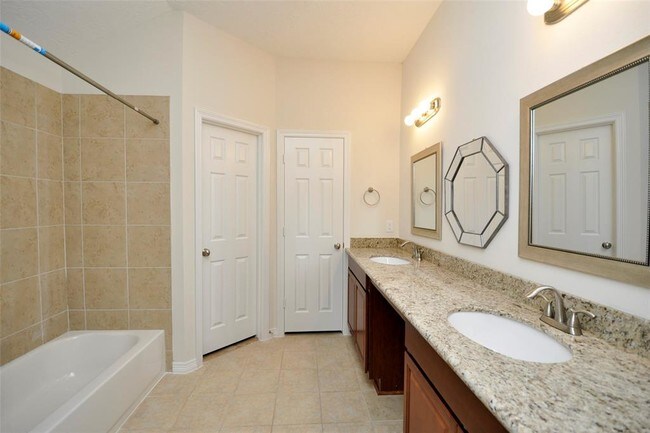 Building Photo - 15631 Fox Springs Dr