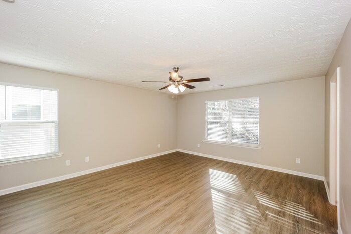 Building Photo - 5601 Sable Way