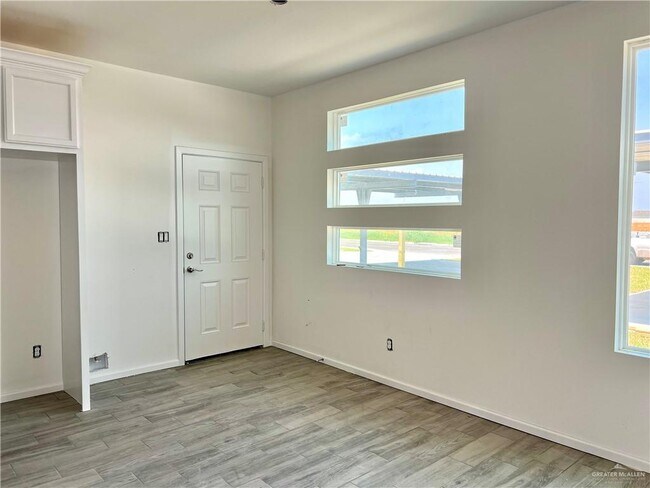 Building Photo - 1817 Monaco Dr