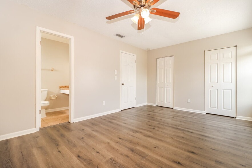 Building Photo - 10375 Chadbourne Dr