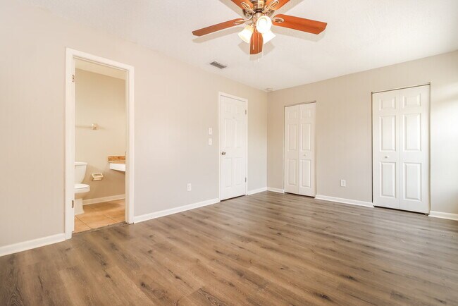 Building Photo - 10375 Chadbourne Dr