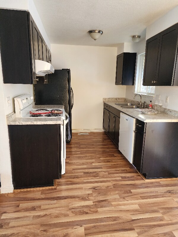 Building Photo - 10994 W Wildrose Ct