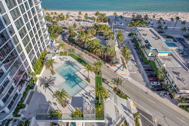 Building Photo - 153 N Seabreeze Blvd