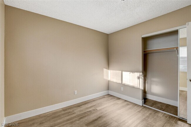 Building Photo - 6632 Wheelbarrow Peak Dr