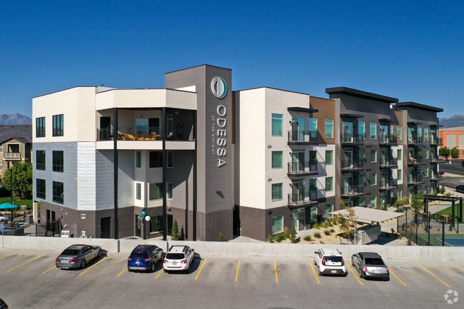Building Photo - Odessa at the District