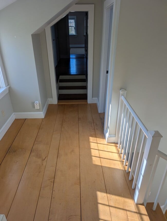 Building Photo - Beautiful 2 Bedroom House