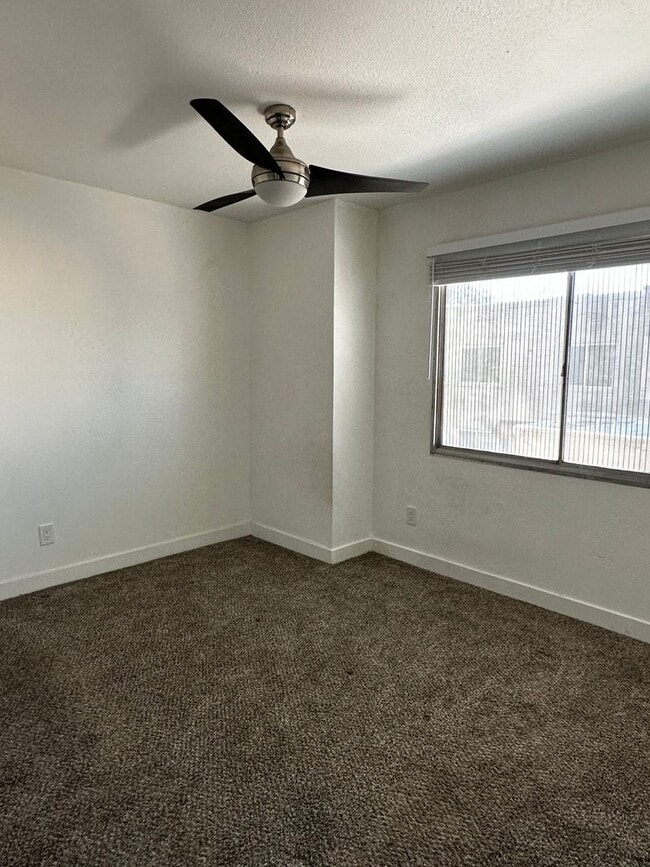 Building Photo - Beautifully Upgraded 3 Bedroom 1 Bathroom ...