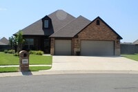 Building Photo - 4904 SW 122nd Terrace