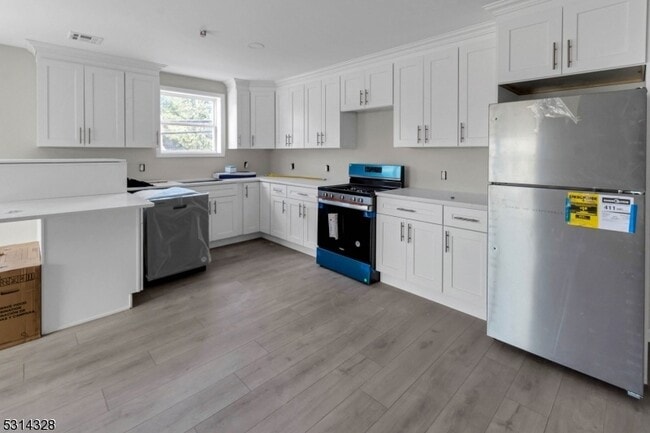 Building Photo - 862 E Jersey St