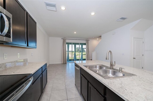 Building Photo - 34354 Redwood Dawn Ln