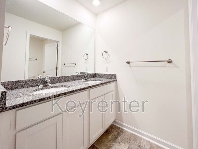 Building Photo - 125 Smt Rdg Ln