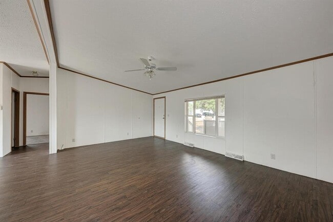 Building Photo - 187 Horseshoe Bend Rd