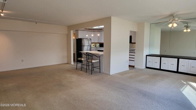 Building Photo - 1 Channel Dr