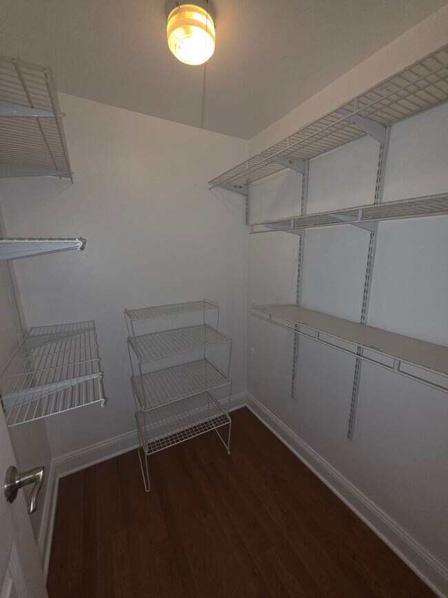 Building Photo - Bright 1 Bedroom Home - Poughkeepsie, NY