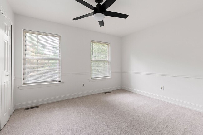 Building Photo - Stylishly Updated 4BR Home in Convenient Bear Location