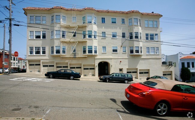 Building Photo - 600 41st Ave