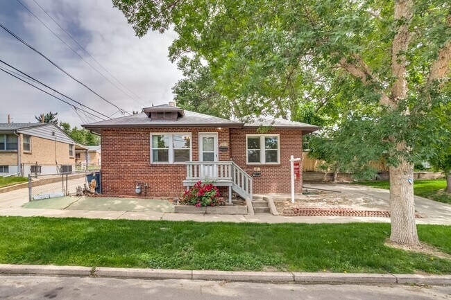 Building Photo - 2817 W 36th Ave