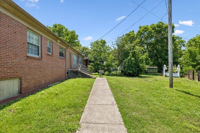 Building Photo - 241 Old Rome Pike