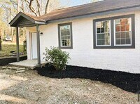 Building Photo - Macon Drive