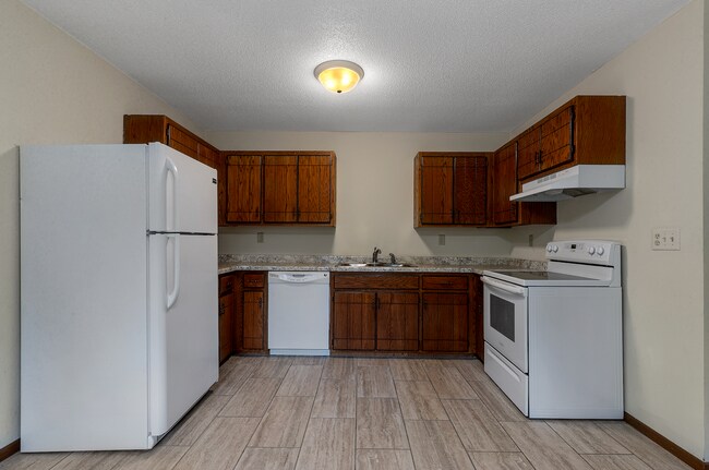 Building Photo - Tower Heights