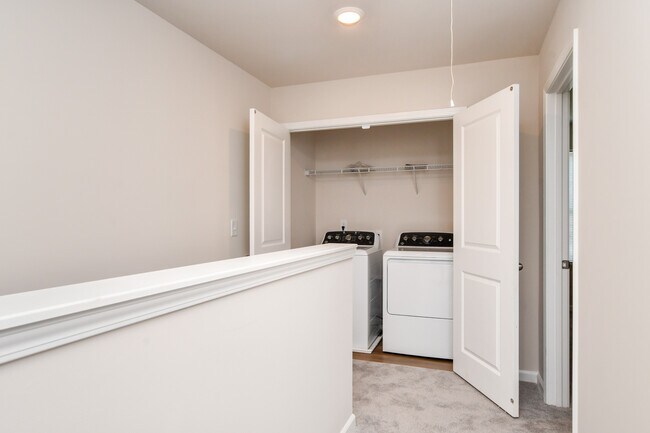 Building Photo - 18 Twiggs Ln