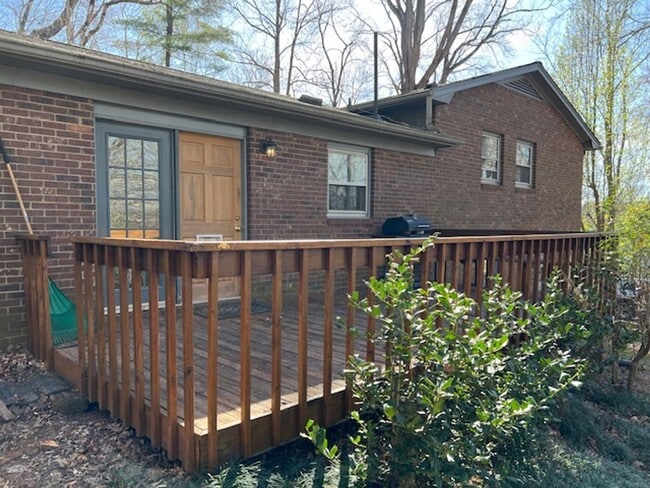 Building Photo - Morganton Rental!