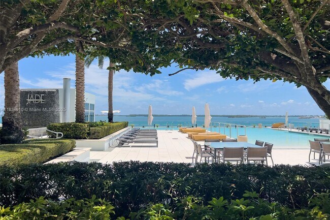 Building Photo - 1331 Brickell Bay Dr