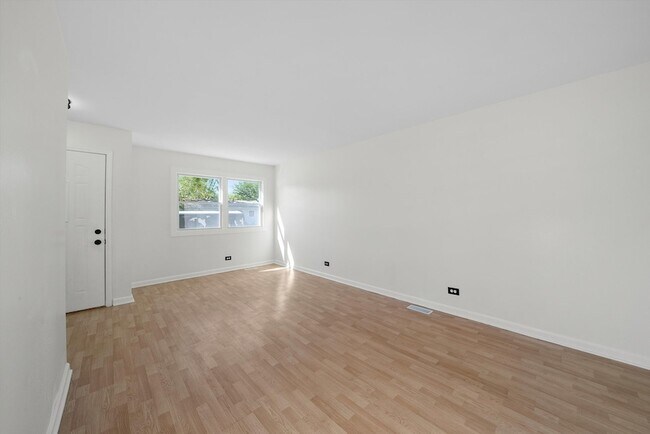 Building Photo - 1515 Highland Ave