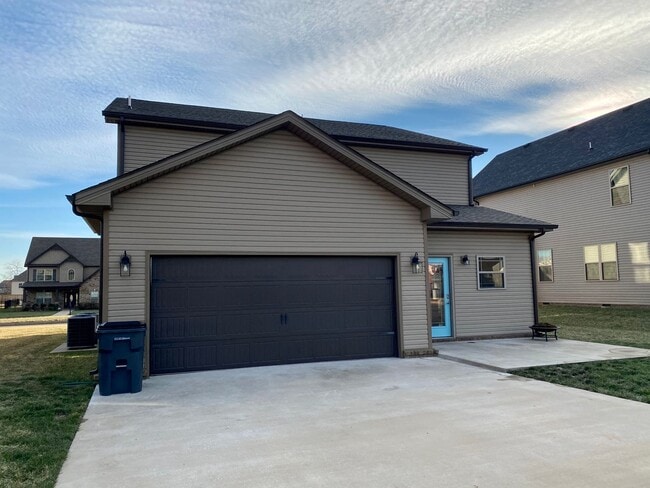 Building Photo - Beautiful 5 Bedroom, 2.5 bath Home in Hickory Wild Subdivision! Lawn care included!