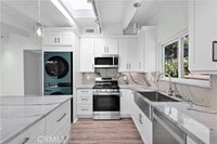 Building Photo - 1435 Bluebird Canyon Dr