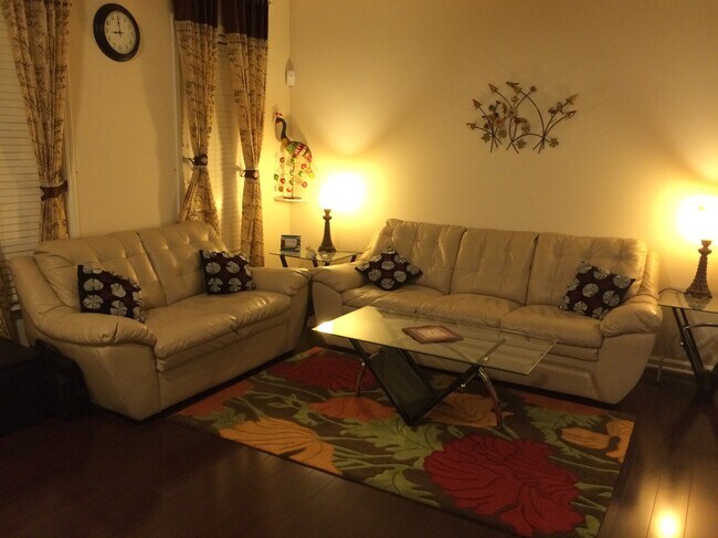 Building Photo - 908 Wendlebury Ct