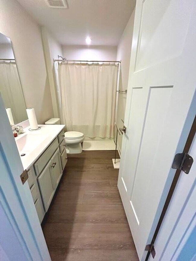 Building Photo - Beautiful Home in Moyock Subdivision - Min...