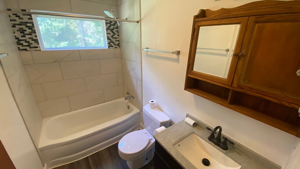 Building Photo - 307 Ardmore St