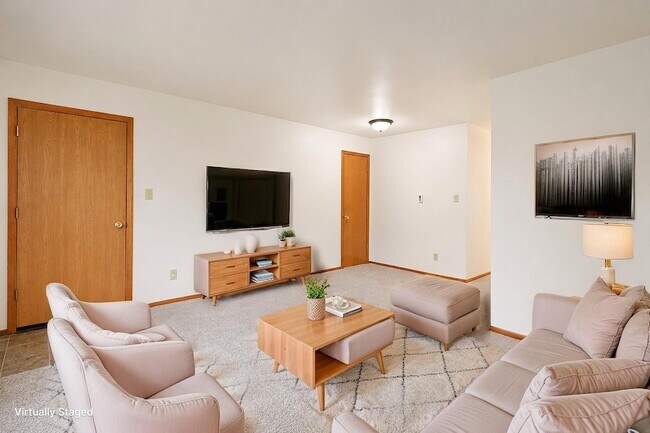 Building Photo - 322 Maple Dr