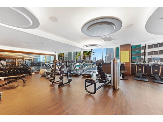 Building Photo - 200 Biscayne Blvd Way