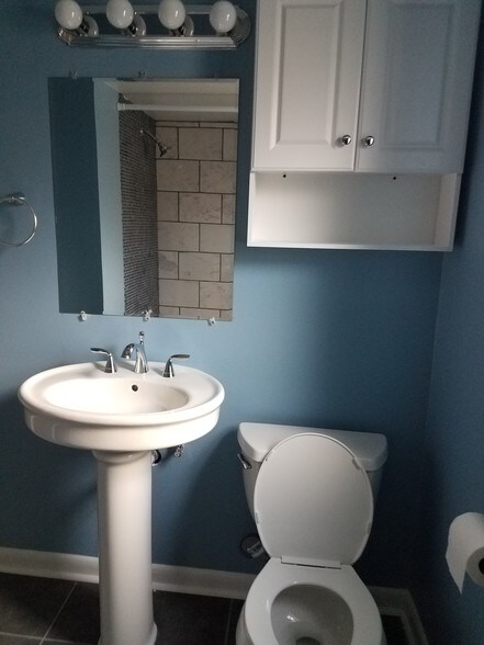 Building Photo - 104 Ardmore Pl NW