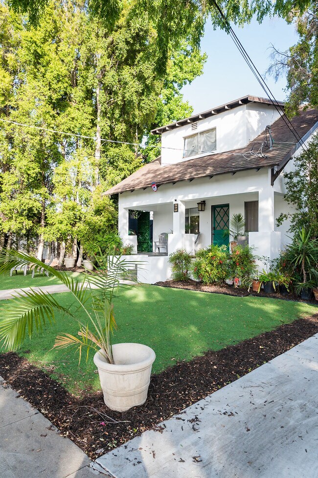 Building Photo - 156 W Peoria St